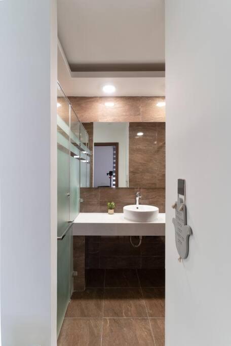 Apartment 4-bedroom @ Vinhomes Times *