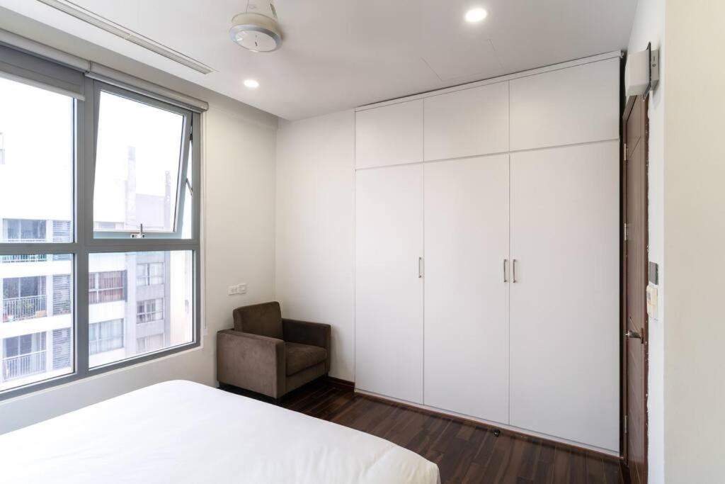 Apartment 4-bedroom @ Vinhomes Times *