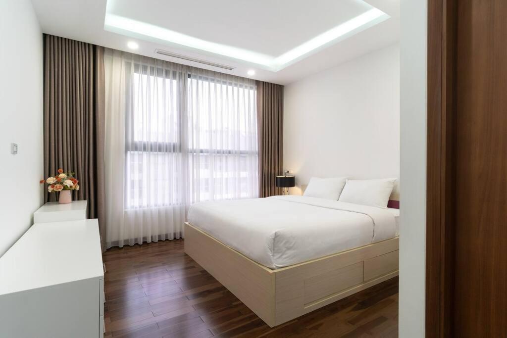 Apartment 4-bedroom @ Vinhomes Times *
